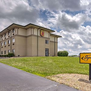 Super 8 By Wyndham Waterloo